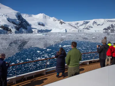 World Voyager - Entertainment