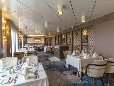 Ocean Explorer - Dining