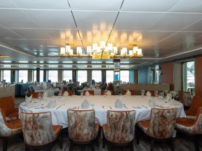 World Explorer - Dining