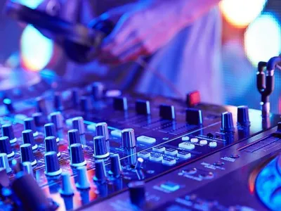 Adventure of the Seas - Entertainment