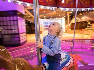 Allure of the Seas - Entertainment