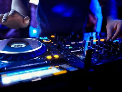 Adventure of the Seas - Entertainment