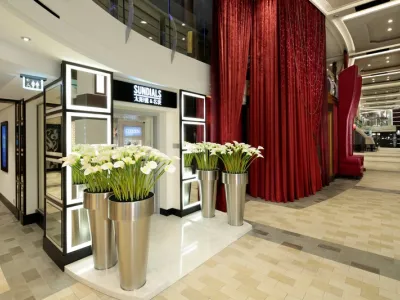 Ovation of the Seas - Entertainment