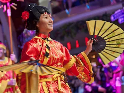 Adventure of the Seas - Entertainment