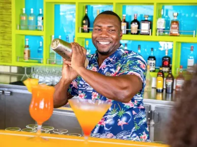 Allure of the Seas - Entertainment