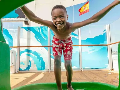 Adventure of the Seas - Entertainment