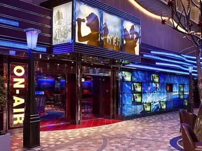 Allure of the Seas - Entertainment