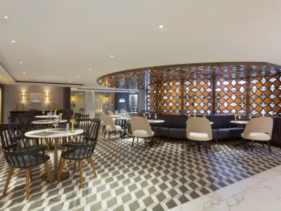 Riverside Mozart - Dining