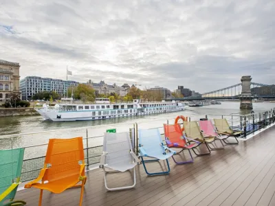 Riverside Ravel - Entertainment