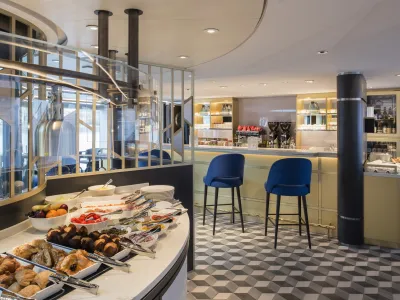 Riverside_Luxury_Cruises_Bistro_-_Ian_Schemper_Photography