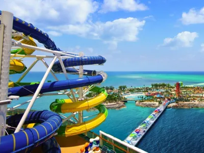 Adventure of the Seas - Entertainment