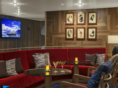 Seabourn Pursuit - Entertainment