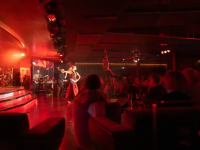Seabourn Sojourn - Entertainment