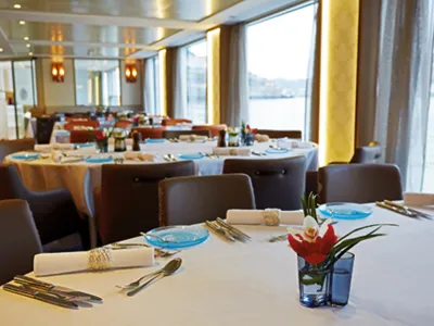 Viking Hemming - Dining