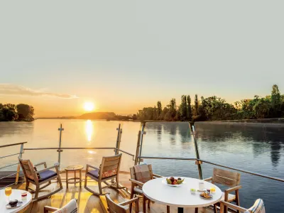 Viking-Longship-Aquavit-Terrace-1