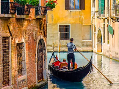 Viking_Cruises_-_Viking_Neptune_-_Port_Talks