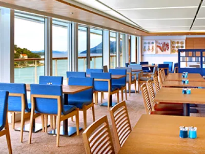 Viking_Cruises_-_Viking_Neptune_-_World_Cafe