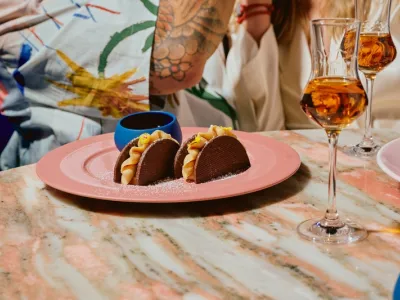 Scarlet Lady - Dining