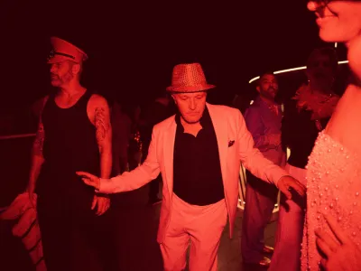 Brilliant Lady - Entertainment