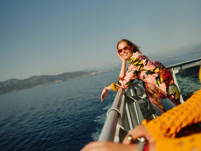 Brilliant Lady - Entertainment