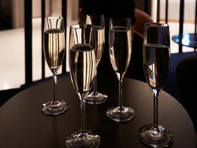 Scarlet Lady - Entertainment