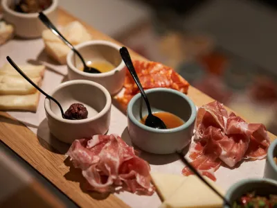 Scarlet Lady - Dining