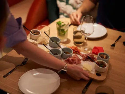 Scarlet Lady - Dining