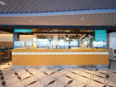 Scarlet Lady - Dining