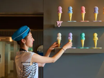 Scarlet Lady - Dining