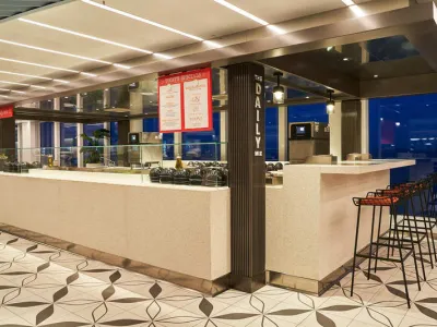 Scarlet Lady - Dining