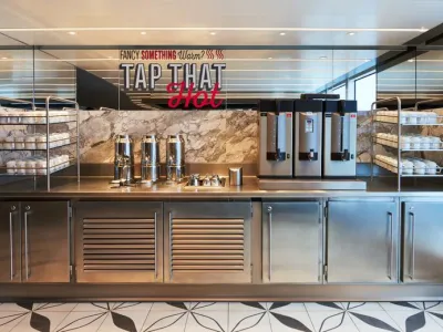 Scarlet Lady - Dining