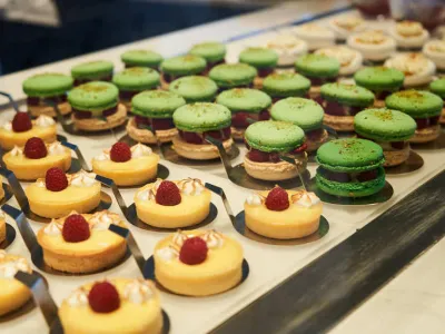 Scarlet Lady - Dining