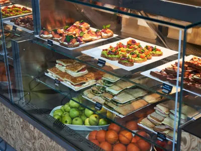 Scarlet Lady - Dining