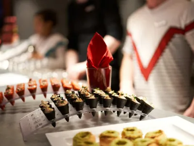 Valiant Lady - Dining