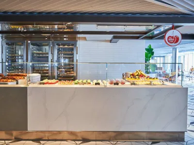 Scarlet Lady - Dining