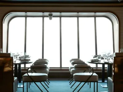 Valiant Lady - Dining