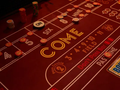 Scarlet Lady - Entertainment