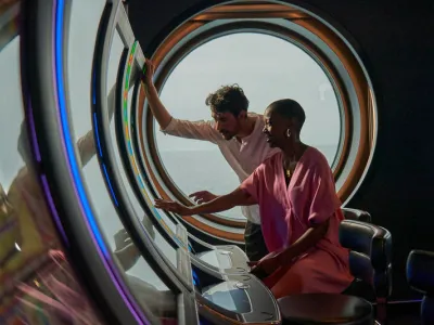 Scarlet Lady - Entertainment