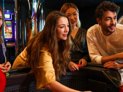 Scarlet Lady - Entertainment