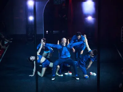 Scarlet Lady - Entertainment