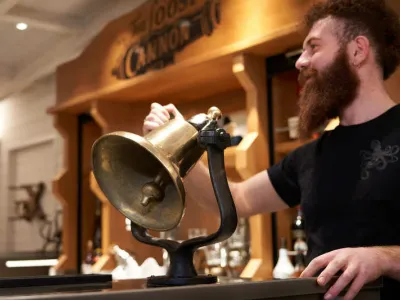 Scarlet Lady - Entertainment