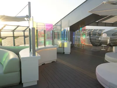 Scarlet Lady - Entertainment