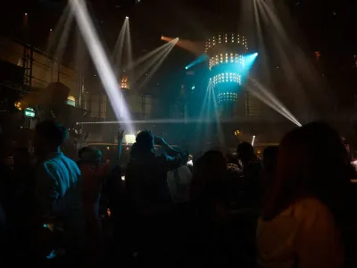 Valiant Lady - Entertainment