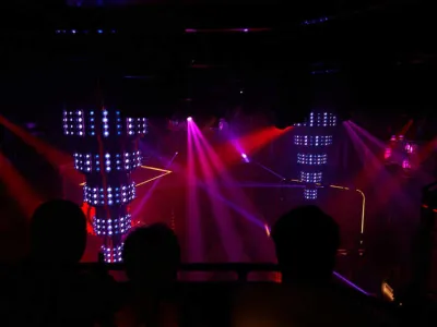 Scarlet Lady - Entertainment