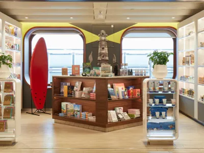 Scarlet Lady - Entertainment