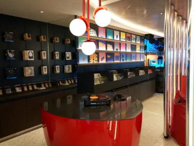 Valiant Lady - Entertainment