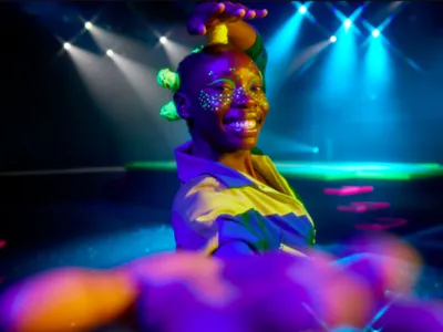 Scarlet Lady - Entertainment