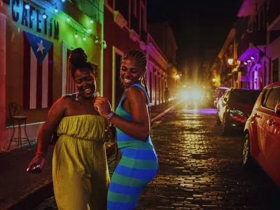 Scarlet Lady - Enrichment