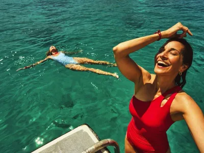 Scarlet Lady - Enrichment