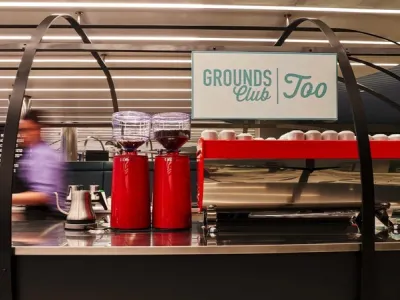 Scarlet Lady - Entertainment